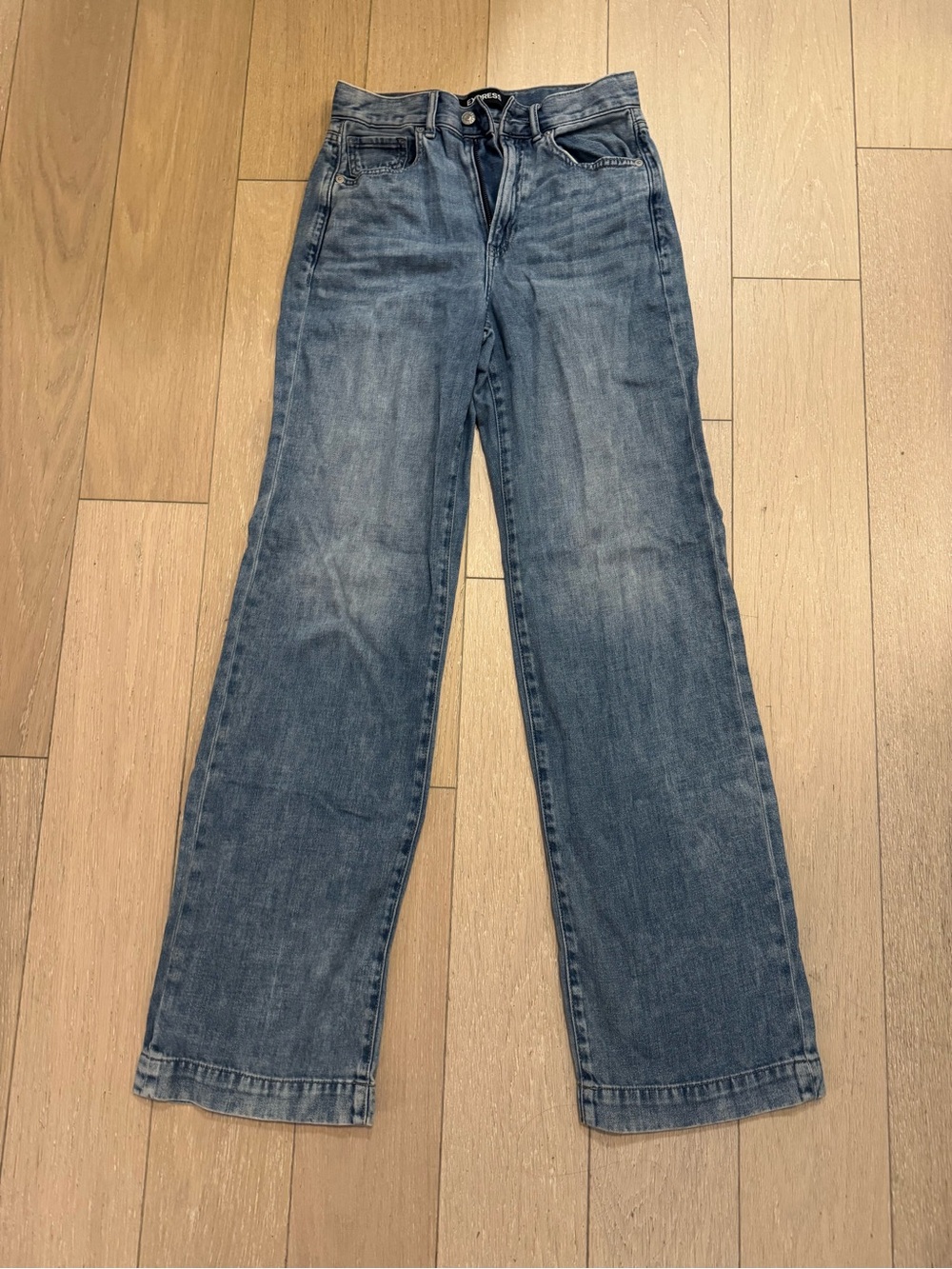 Express Wide-Leg Women’s Jeans in Medium Blue Wash